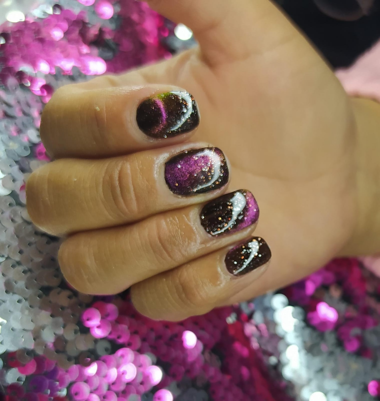 Diseño de uñas con acabado profesional